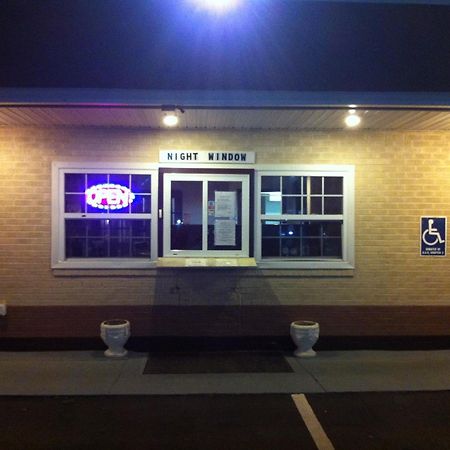 Newport News Inn Zewnętrze zdjęcie