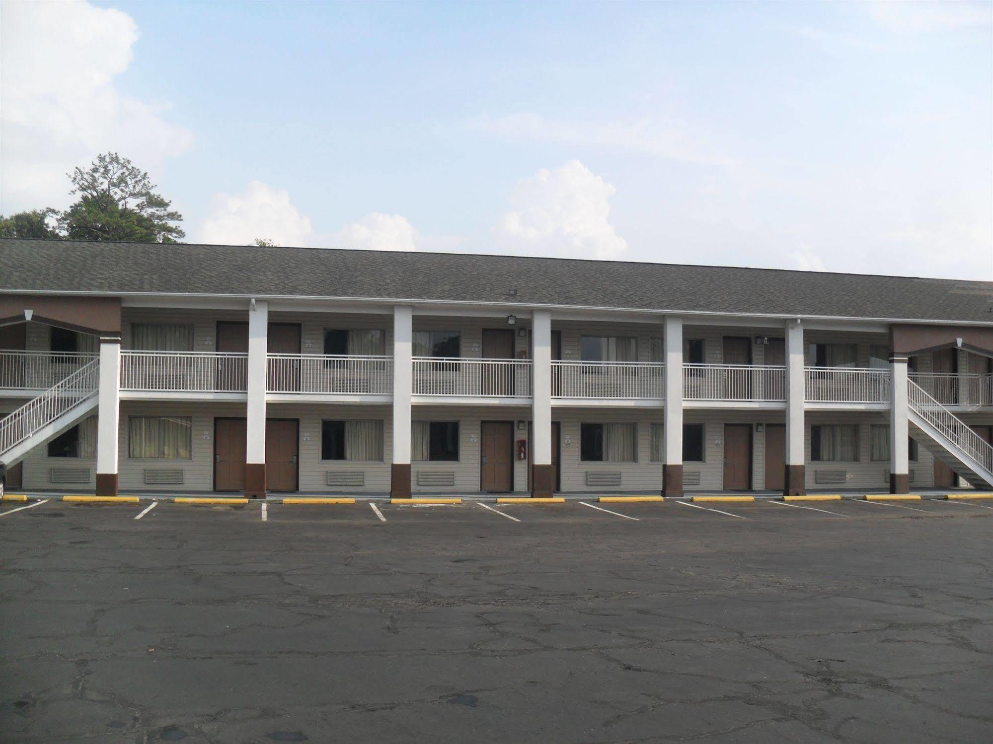 Newport News Inn Zewnętrze zdjęcie