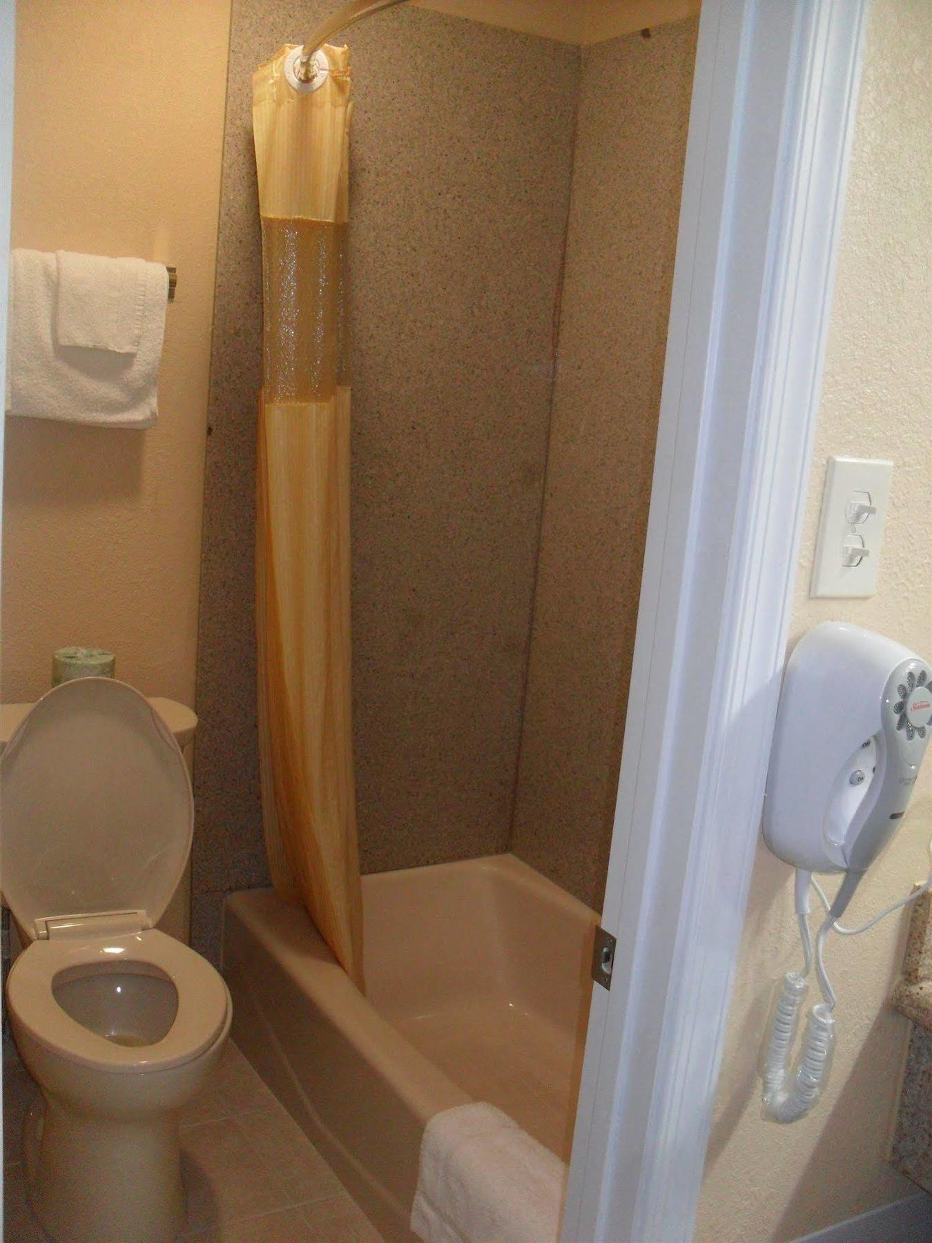 Newport News Inn Zewnętrze zdjęcie