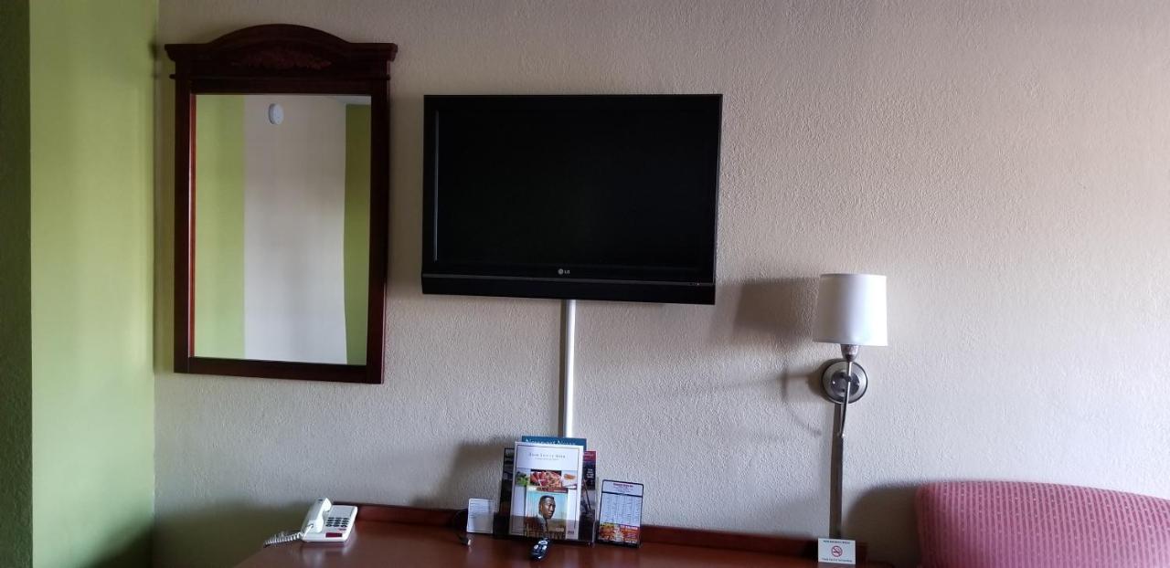 Newport News Inn Zewnętrze zdjęcie
